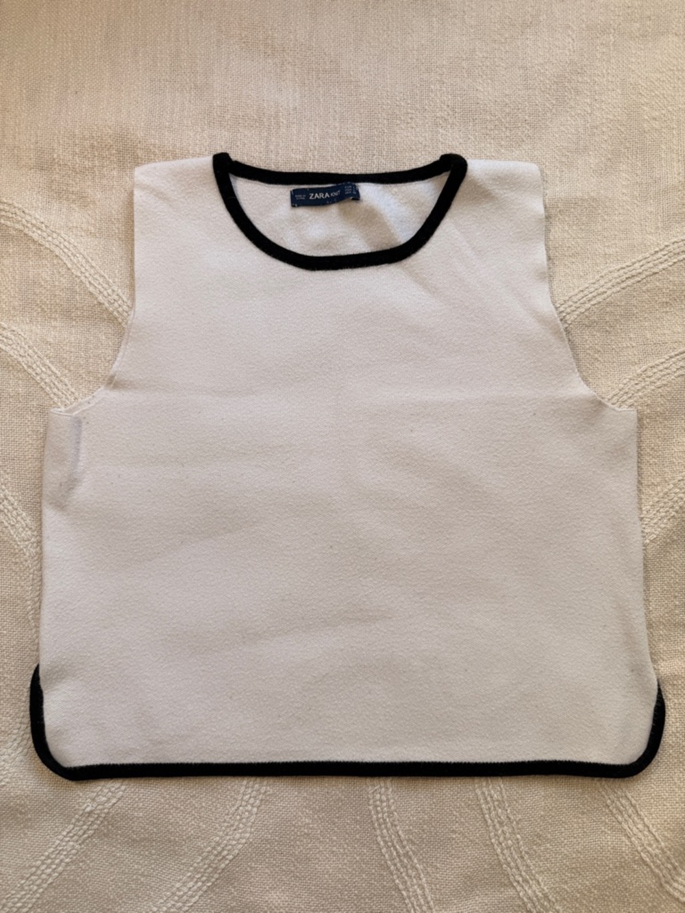 Unique Zara White Layering Vest Top with Black Trim Size Large